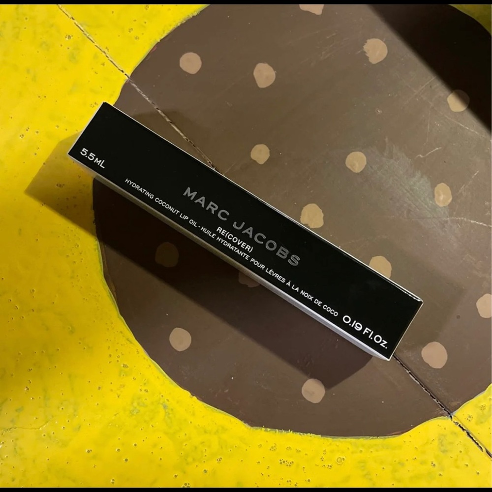 Marc Jacobs renewing lip oil